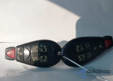 2010 Chrysler Town & Country Touring from USA, damaged, VIN 2A4RR5DX1AR253430